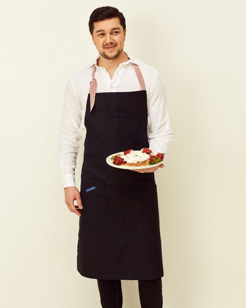 Lucio Verso Black Classic Apron / مئزر كلاسيكي أسود من لوتشو ڤيرسو