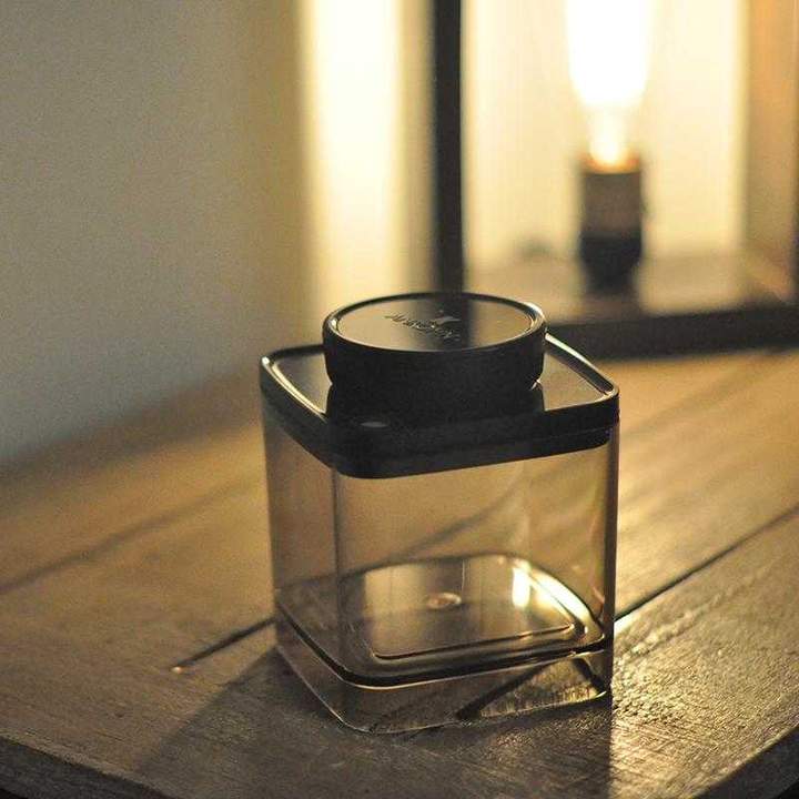 Turn-N-Seal Vacuum Storage Canister 0.6L