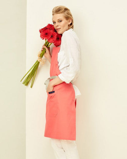 Lucio Verso Coral Classic Apron / مئزر كلاسيكي مرجاني من لوتشو ڤيرسو