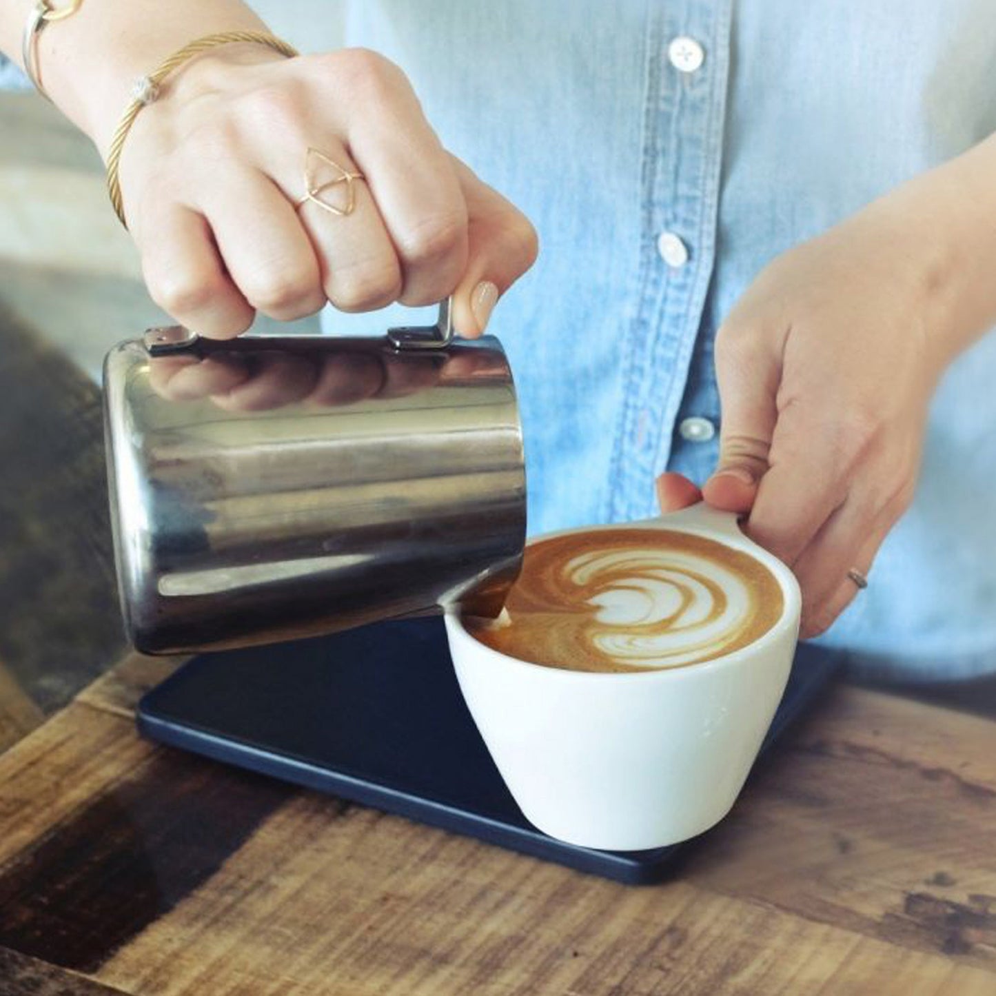 كوب لاتيه لينو صغير مع صحن – ٢٣٧مل